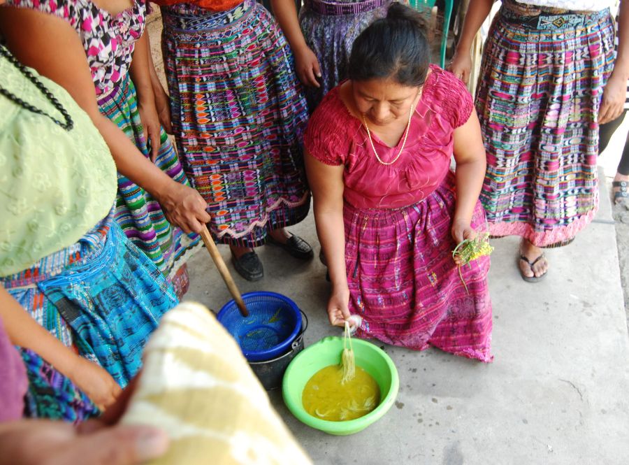 Le tissage traditionnel des femmes mayas Tz'utujil