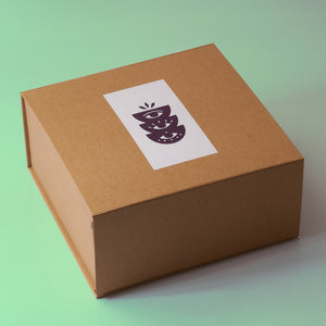 
                  
                    BOÎTE-CADEAU POUR CONFECTIONNER L'ASSORTIMENT DE VOTRE CHOIX
                  
                